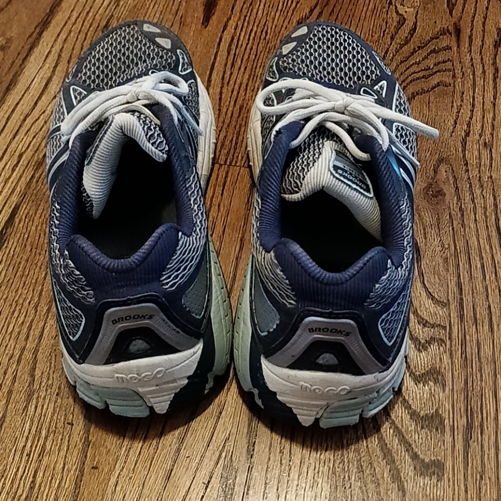 Well loved Brooks Ariel 2014